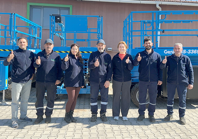 Türkiye’s Global Makina team celebrates the accolade.
